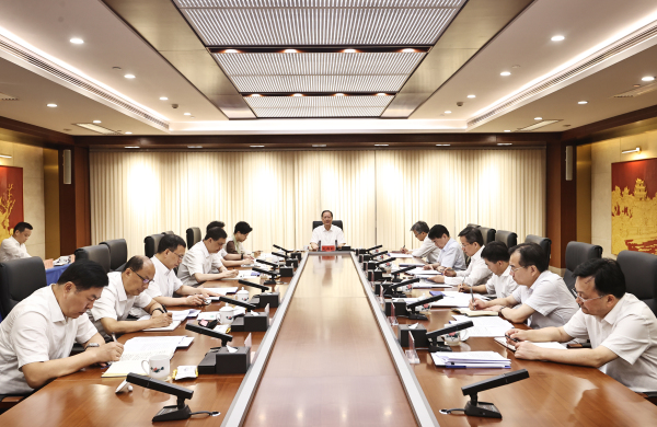 毛伟明主持省政府党组集中学习：以学正风葆本色 实干担当显忠诚