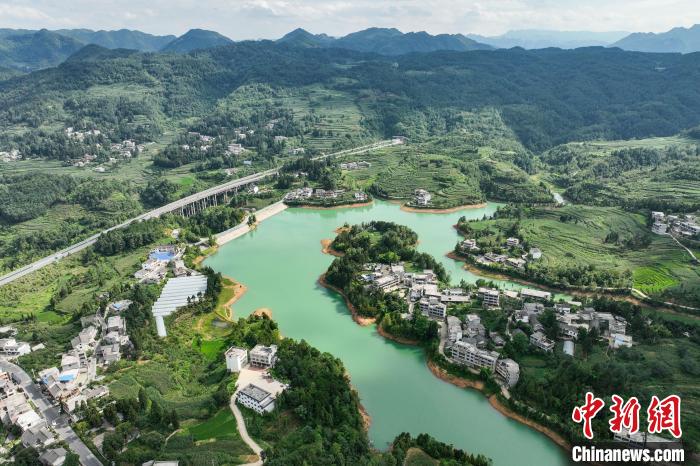 航拍貴州赫章夏日鄉(xiāng)村景美如畫