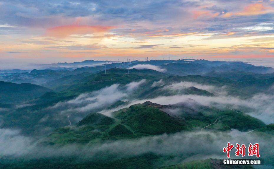 貴州松桃紅石林景區(qū)：夏日美景如畫