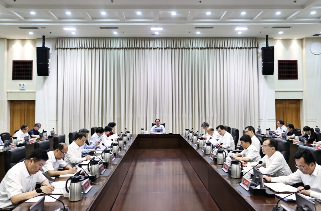 毛伟明主持省政府常务会议 部署建设湖南现代化产业体系等工作