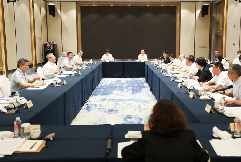 沈晓明在沪主持召开湘商回归座谈会：一以贯之推动湘商回归 让广大湘商在湘更吃香