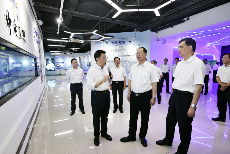 毛伟明在长沙调研“智赋万企”行动：为发展插上智能化翅膀