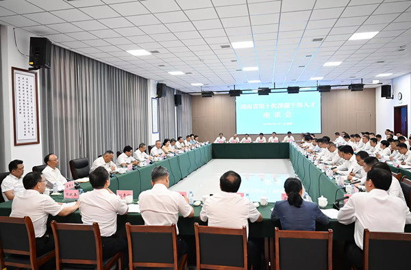 沈晓明率湖南党政代表团调研对口援疆工作：湘疆情深一家亲 携手同心共发展