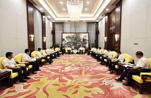 毛伟明与中兴通讯董事长李自学会谈