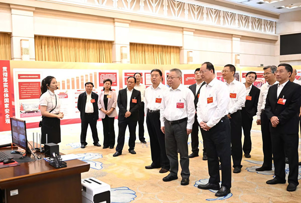 沈晓明参观国家安全主题教育展览:为推动湖南高质量发展筑牢安全屏障