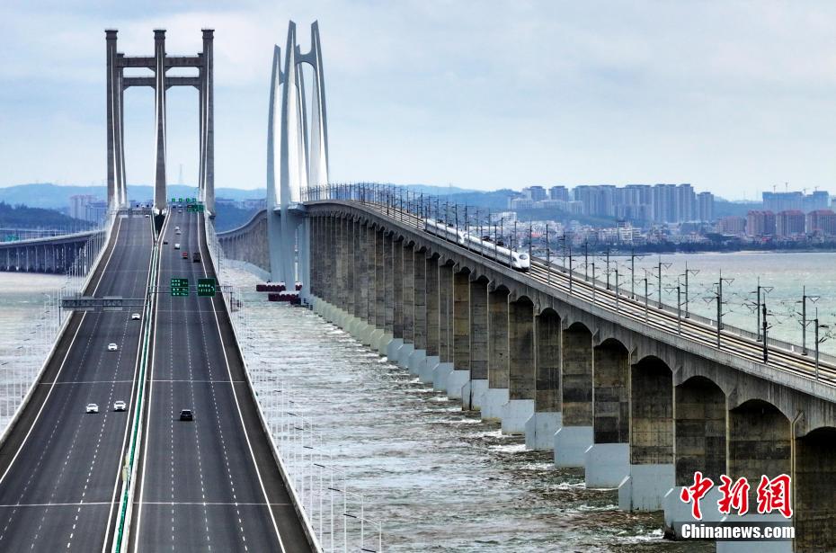 中国首条设计时速350公里跨海高铁——福厦高铁开始运行试验