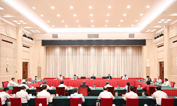 湖南省党政代表团赴广东江西湖北学习考察总结会召开