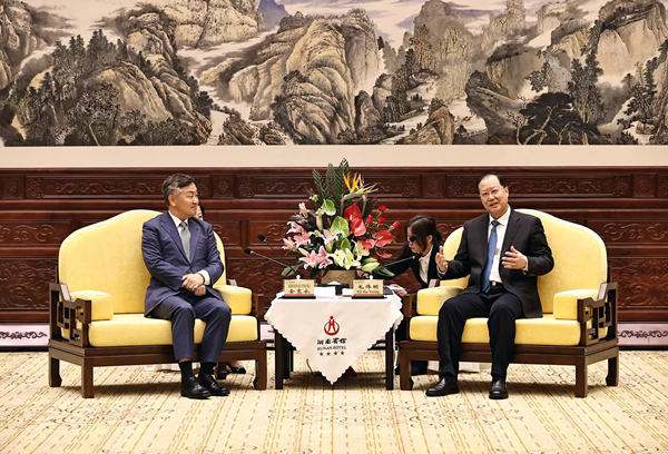 毛伟明会见韩国全罗北道知事金宽永