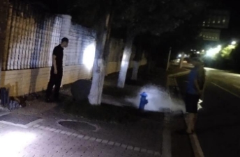 冒充员工“走后门” 长沙两男子私接水管获刑