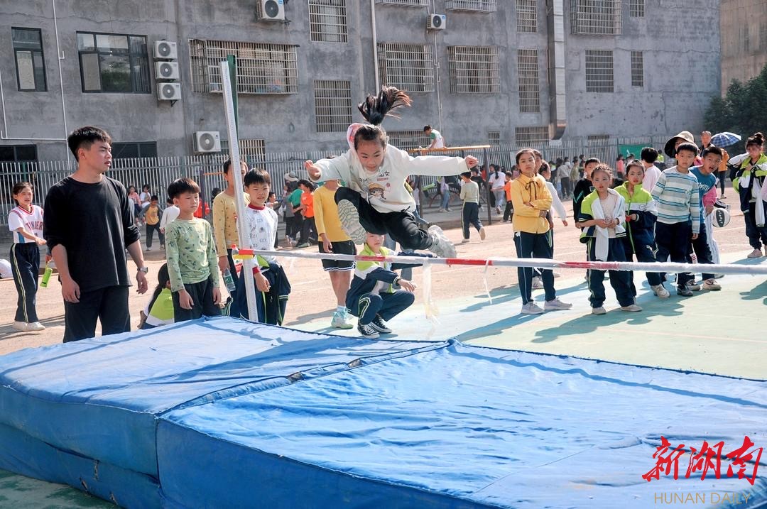 宁远县莲花小学举行第十四届学生田径乒乓球运动会