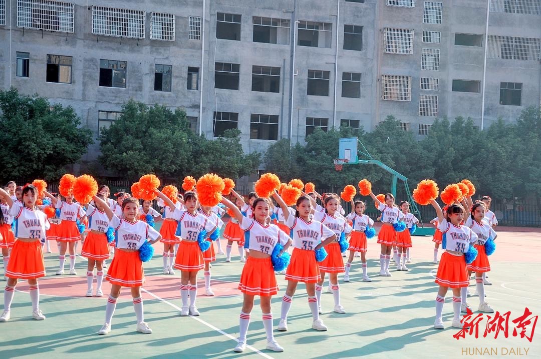 宁远县莲花小学举行第十四届学生田径乒乓球运动会