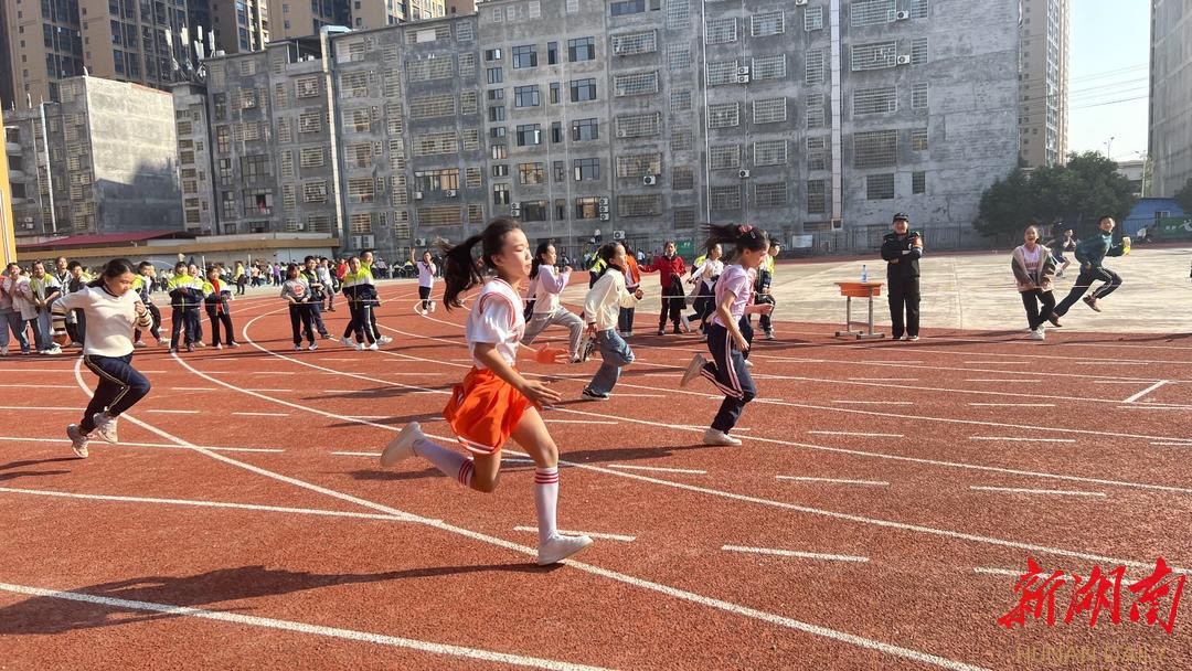 宁远县莲花小学举行第十四届学生田径乒乓球运动会