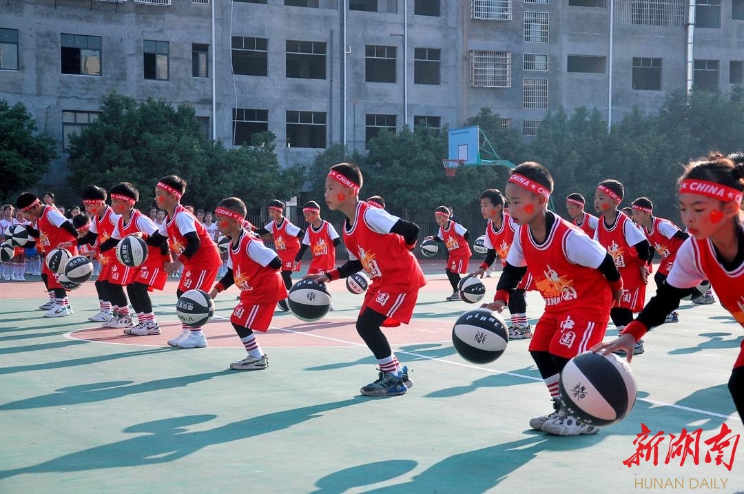 宁远县莲花小学举行第十四届学生田径乒乓球运动会
