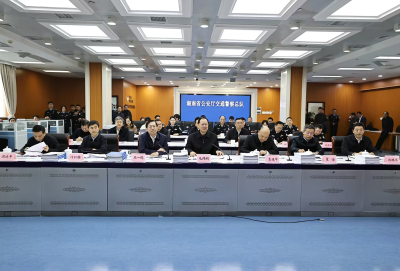 毛伟明检查元旦假期交通安全：以时时放心不下的责任感保畅通保平安