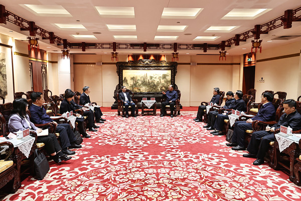 毛伟明看望结对联系服务院士专家丁荣军曾祥君