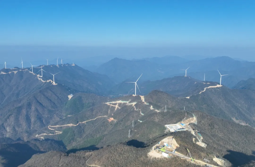 湖南建投百舸水利高山风电项目全容量并网成功 年发电量超2亿度