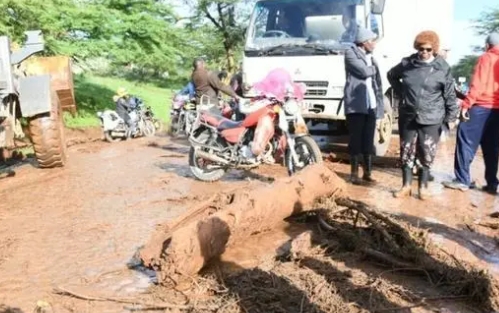 肯尼亚一大坝决堤已致42人死亡