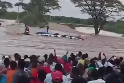 肯尼亚一船只倾覆恐已致多人遇难