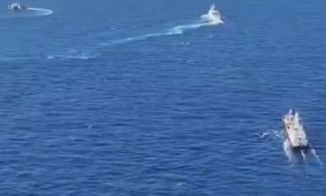 中国驱离菲律宾侵闯黄岩岛邻近海域船只