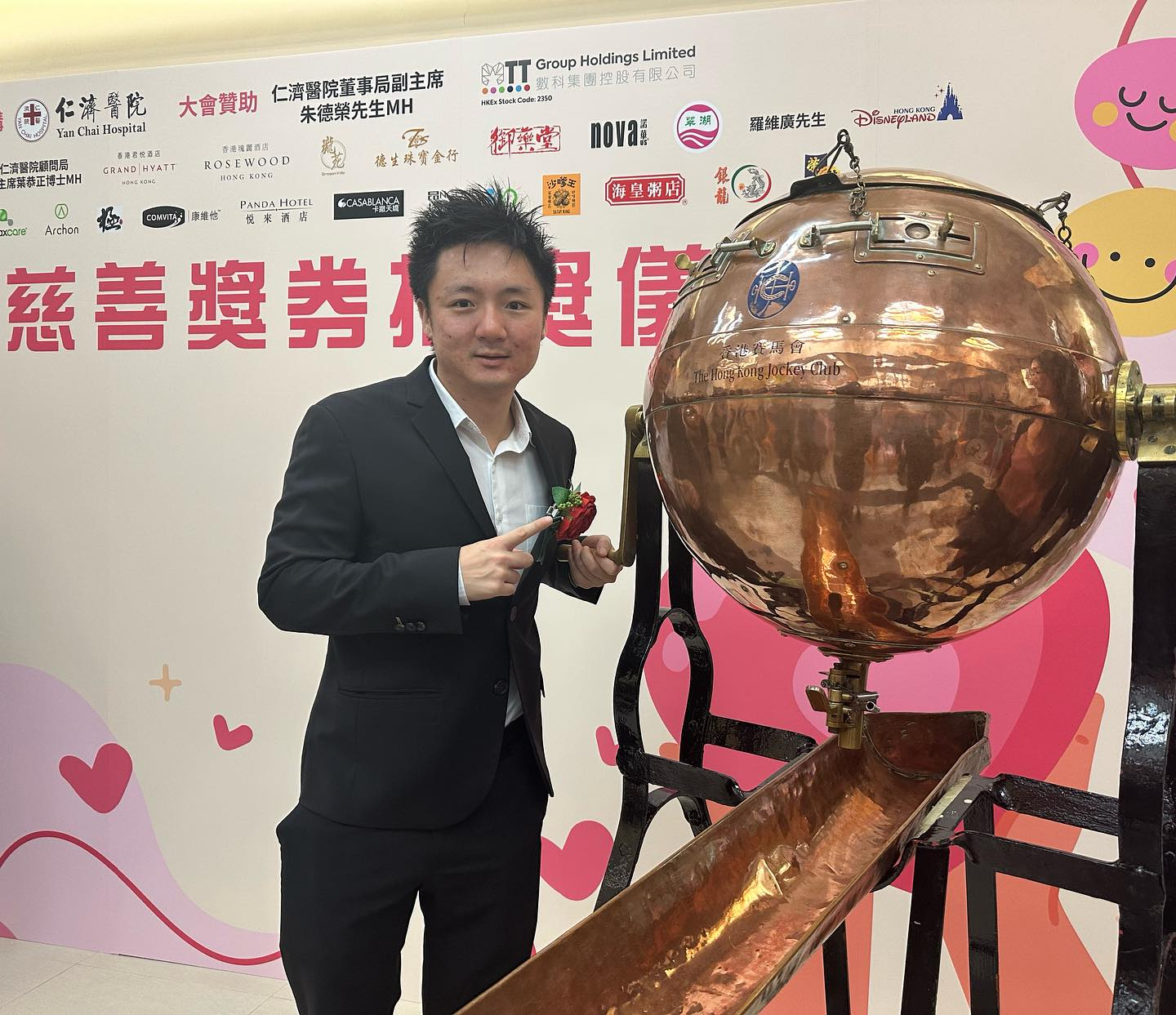 商业青年才俊钟培生:慈善粤剧共谱爱心与文化篇章