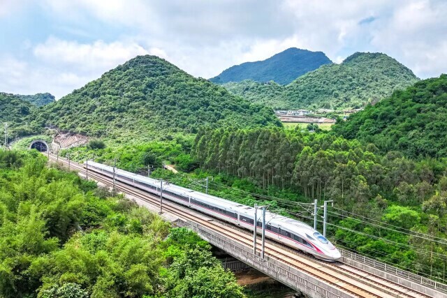 广铁预计端午假期发送旅客超1000万人次 计划加开列车48列