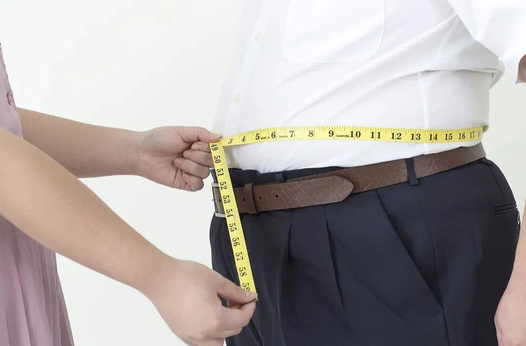 肚子越大，脑子越小？胖肚子4大饮食“元凶”→