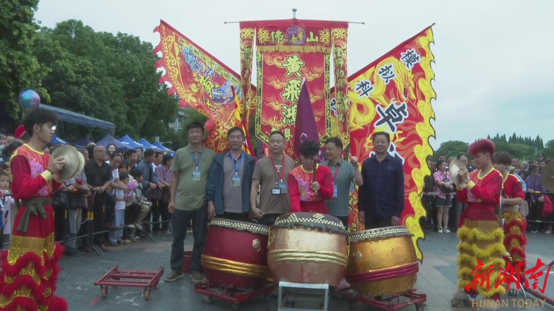 道縣：醒獅團表演 助慶龍船賽