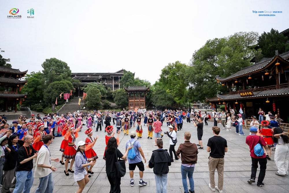 端午怎么玩②|芙蓉镇秘福季，外国旅行商都给你踩好点了