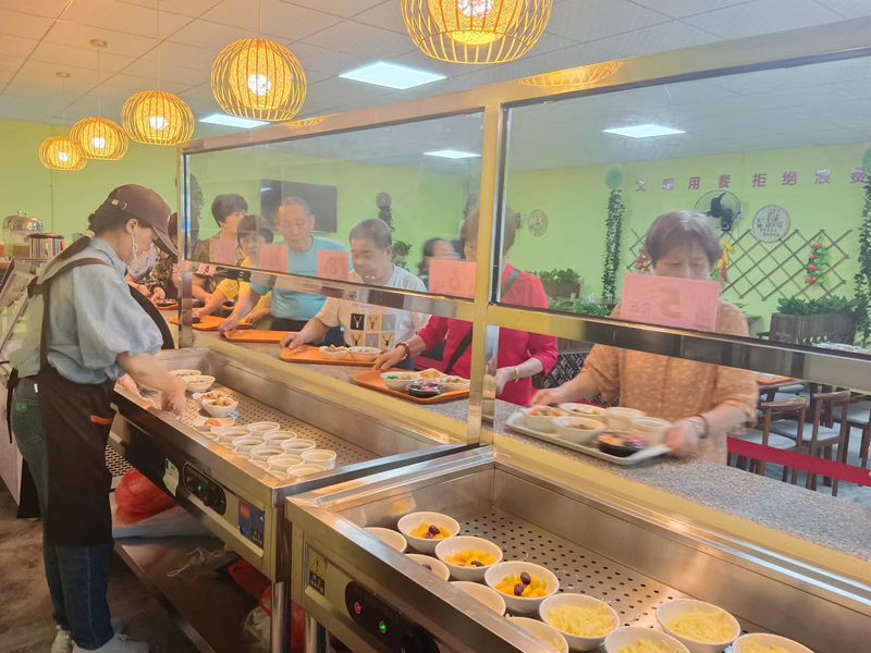 新田县积极推进老年助餐服务工作