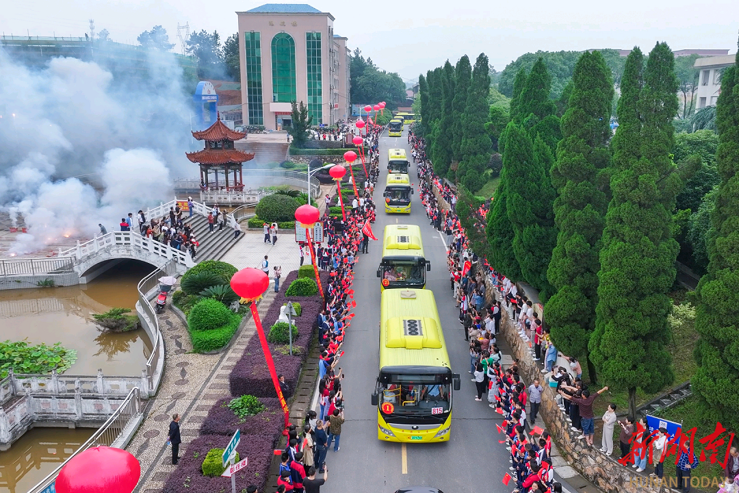 衡东欧阳遇实验中学举行高考送考仪式