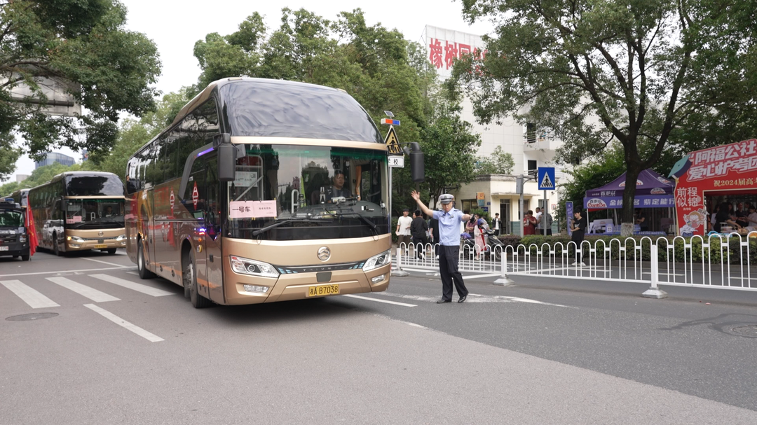 “你们乘风破浪，我们保驾护航！” 湘江新区政法系统暖心护航高考