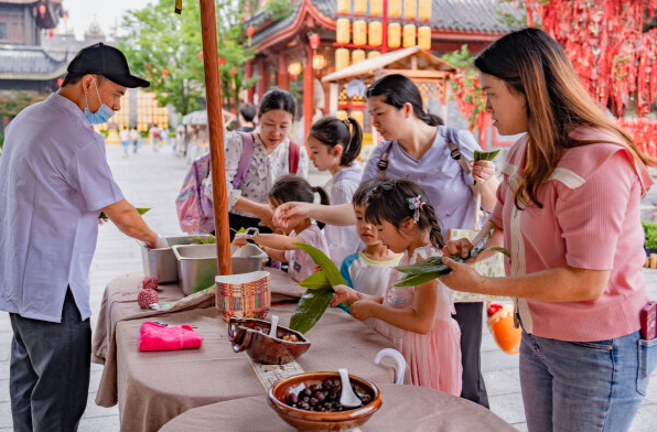 芙蓉国评论丨在节日里感受人文经济的魅力 ——回看端午消费热（上）