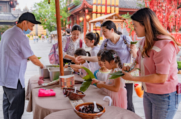 芙蓉國評論丨節(jié)日消費變花樣 抓住規(guī)律是關(guān)鍵 ——回看端午消費熱（下）