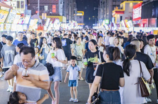 经武快评 | “钢铁森林”当容得下“人间烟火”