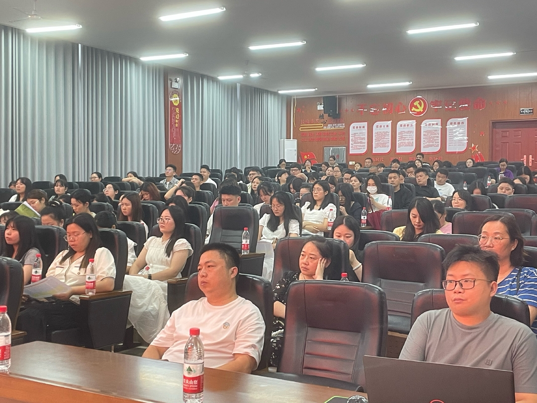 汉寿县职业中专考点召开2024年中考考务工作会