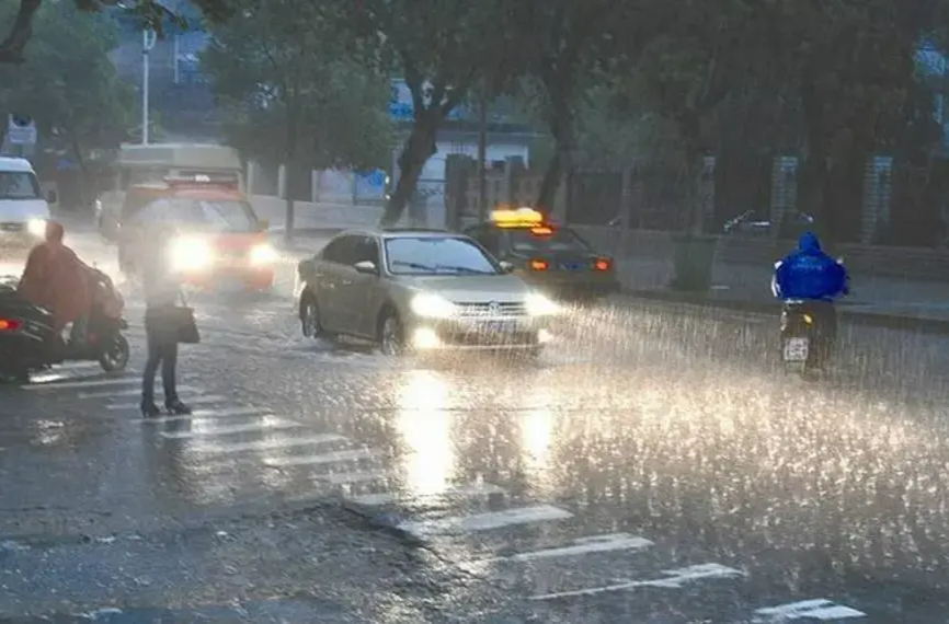 经武快评| 暴雨极端天气，当进一步加强应急之举
