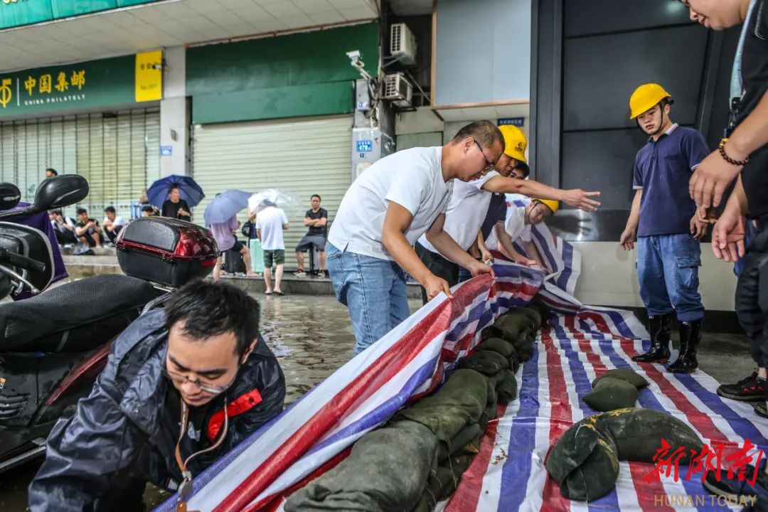 暴雨突袭后，长沙地铁2、3号线快速恢复正常运营的背后