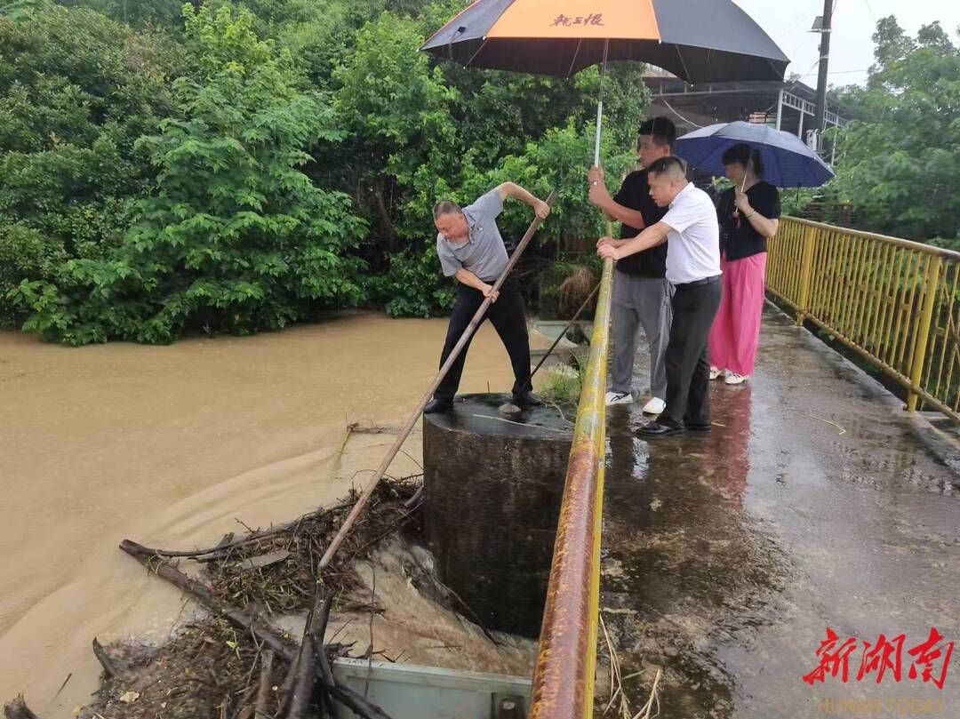 望城區(qū)橋驛鎮(zhèn)：黨員“三長”下沉一線，迎“汛”而戰(zhàn)