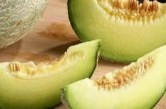 吃甜瓜甜得上火了？其实可能是过敏！