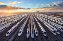 暑运首日，全国铁路发送旅客超1300万人次