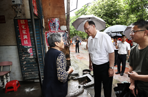 毛伟明在辰溪县指导检查防汛抗灾工作