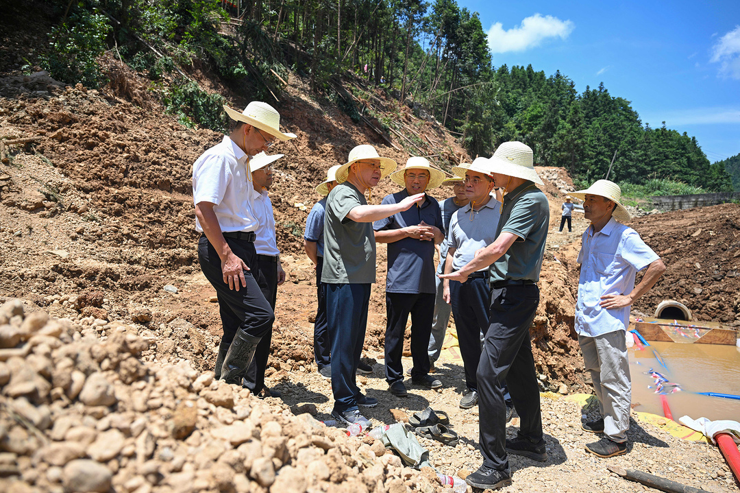 沈曉明赴岳陽市平江縣督導九峰水庫大壩滲漏險情處置工作