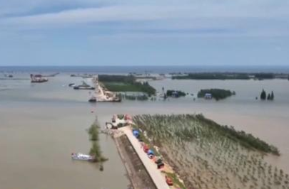 洞庭湖决口封堵已达84米 垸区地势低洼 洪水无法完全自排出