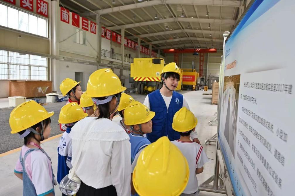 尚双塘社区组织青少年参与“青苗工程师”公益科普活动