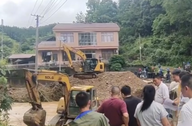 石门县：5台挖掘机连续半月支援桃源抢险抢修