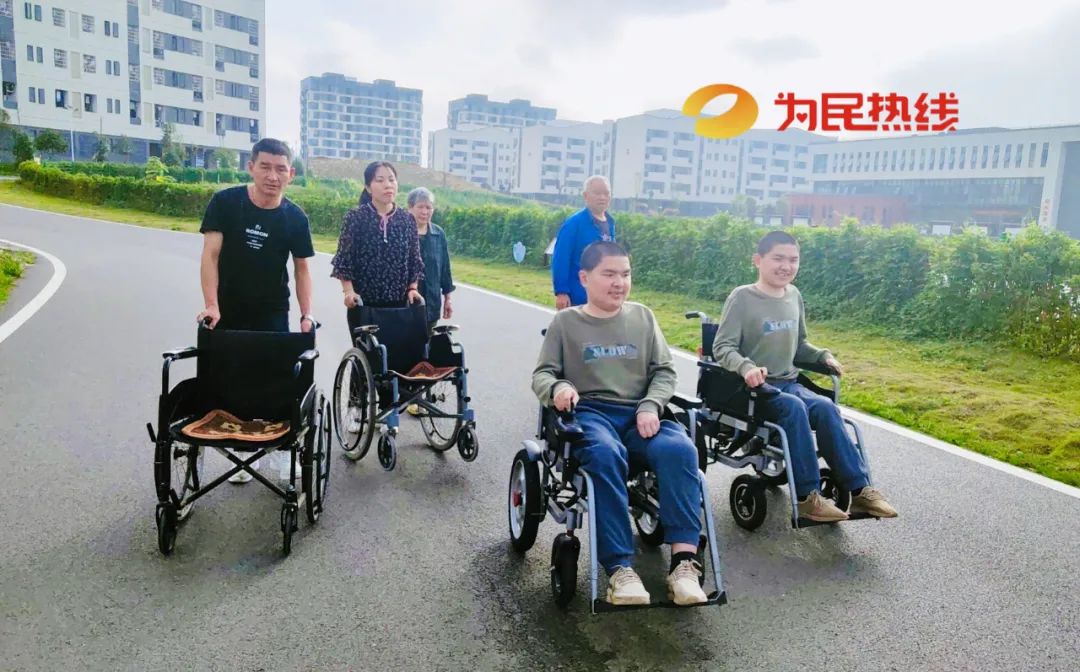 永州宁远轮椅上的双胞胎兄弟逐梦大学，期待爱心人士帮扶！