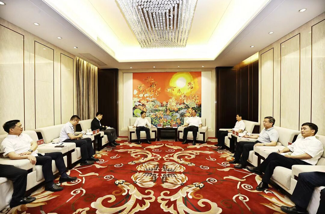 毛伟明与中国诚通总经理郭祥玉会谈：携手打造基金聚集、产业繁荣新高地