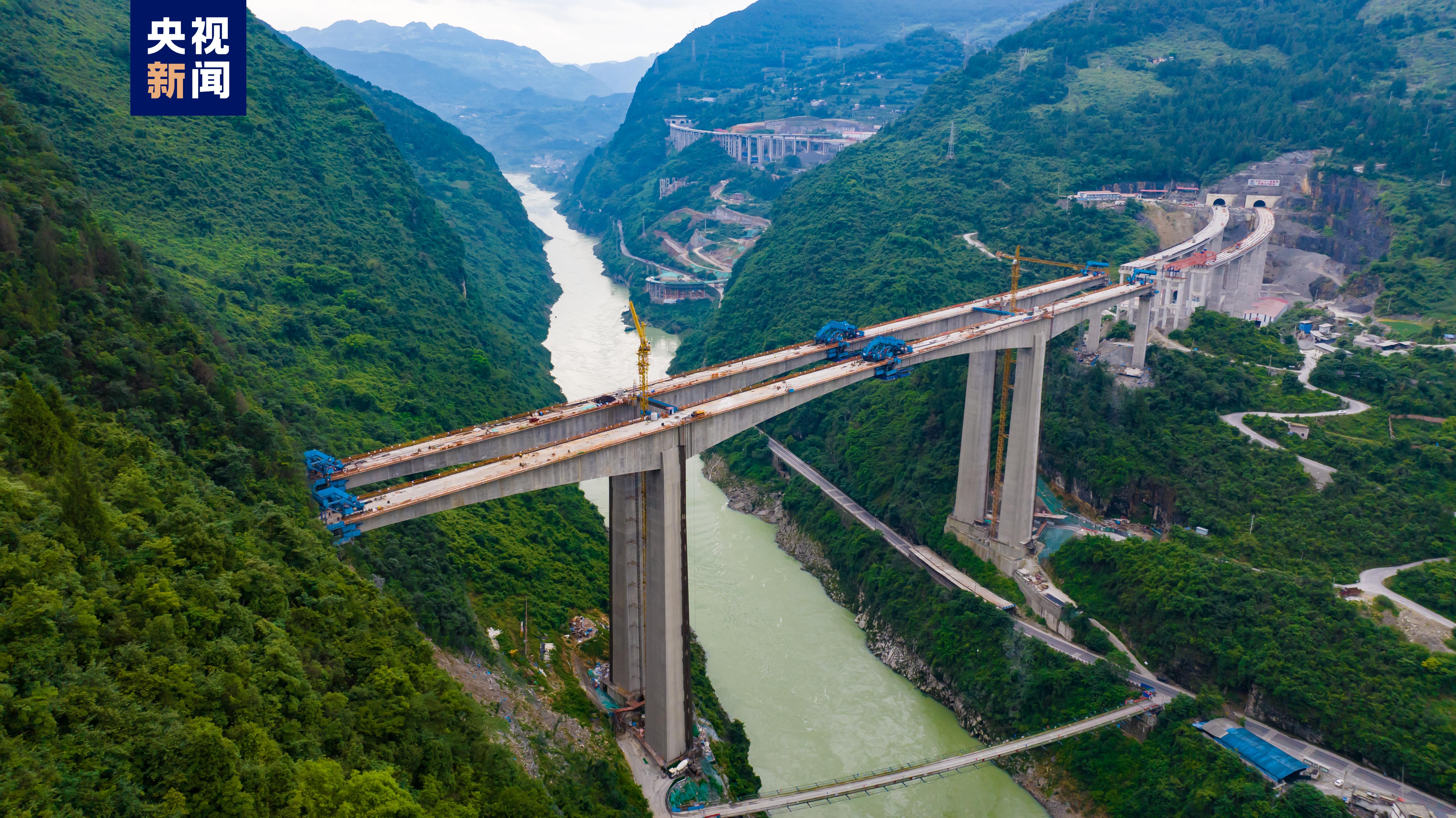 渝湘高速公路图片