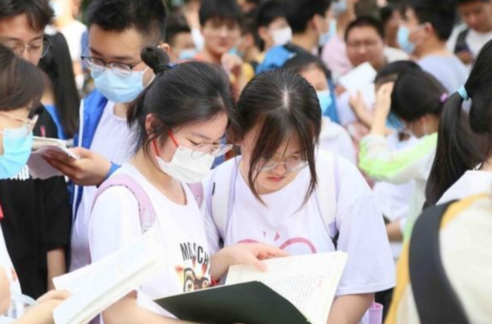 三湘时评丨在观察社会、融入生活中成长