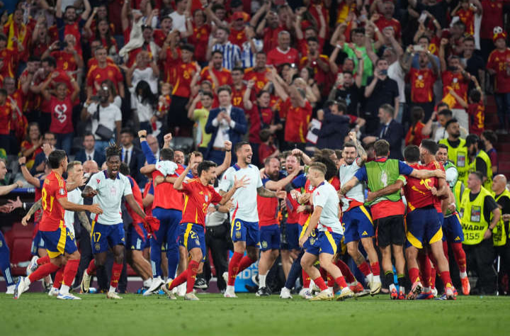 欧洲杯决赛在即！足球能否“回家”？